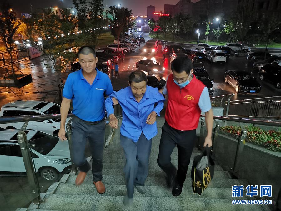 （防汛抗洪&middot;圖文互動(dòng)）（3）洪水來襲，銅鑼聲在千年古鎮(zhèn)的雨夜響起