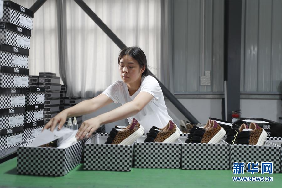 （落實(shí)&ldquo;六穩(wěn)&rdquo;&ldquo;六保&rdquo;一線見聞&middot;圖文互動(dòng)）（3）&ldquo;不讓一名貧困勞動(dòng)力失業(yè)！&rdquo;&mdash;&mdash;三峽庫區(qū)穩(wěn)就業(yè)見聞