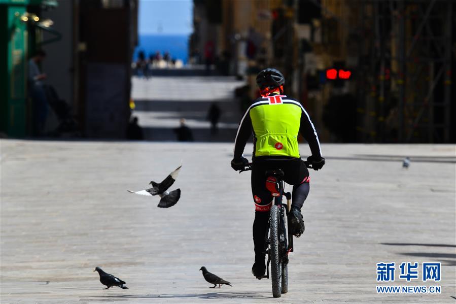 （國際&middot;圖文互動）（18）特稿：穿越寒暑 無問西東&mdash;&mdash;寫在新冠疫情構成&ldquo;國際關注的突發(fā)公共衛(wèi)生事件&rdquo;半年之際