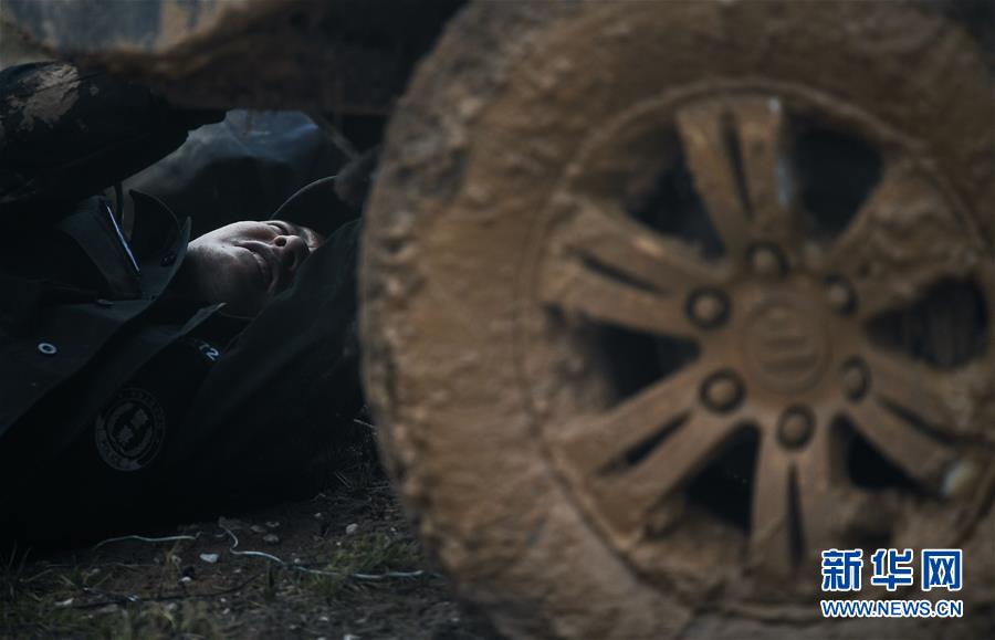 （圖文互動(dòng)）（8）記者手記：可可西里，&ldquo;挪&rdquo;向&ldquo;藏羚羊大產(chǎn)房&rdquo;的14個(gè)半小時(shí)