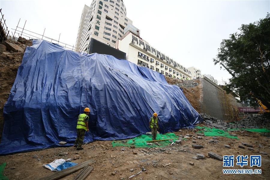 (社會(huì))(5)西安搶險(xiǎn)加固明秦王府城墻坍塌砌體