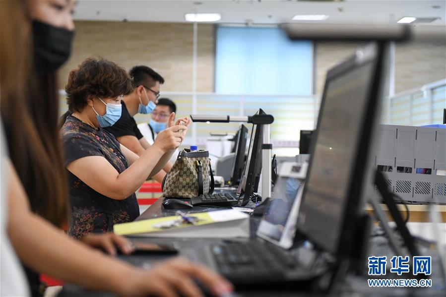 (在習近平新時代中國特色社會主義思想指引下——新時代新作為新篇章·習近平總書記關(guān)切事·圖文互動)(9)激發(fā)每個經(jīng)濟“細胞”的活力——千方百計把市場主體保護好