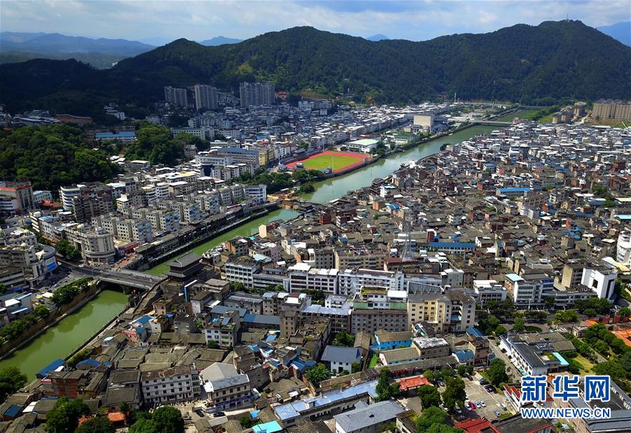 （走向我們的小康生活&middot;圖文互動）（2）&ldquo;紅土地&rdquo;越來越紅火&mdash;&mdash;福建老區(qū)蘇區(qū)發(fā)展新貌掠影