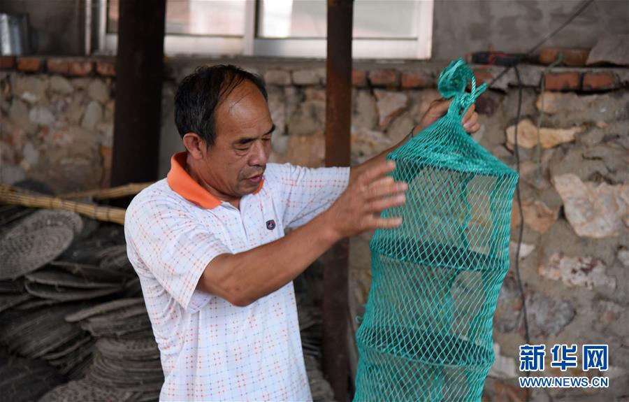 （走向我們的小康生活&middot;圖文互動）（8）長島漁民的扇貝喜事：從請客求人買到供不應求