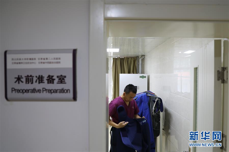 （圖文互動(dòng)）（1）身披&ldquo;重甲&rdquo;來&ldquo;繡花&rdquo;&mdash;&mdash;醫(yī)院中的&ldquo;鉛衣醫(yī)生&rdquo;