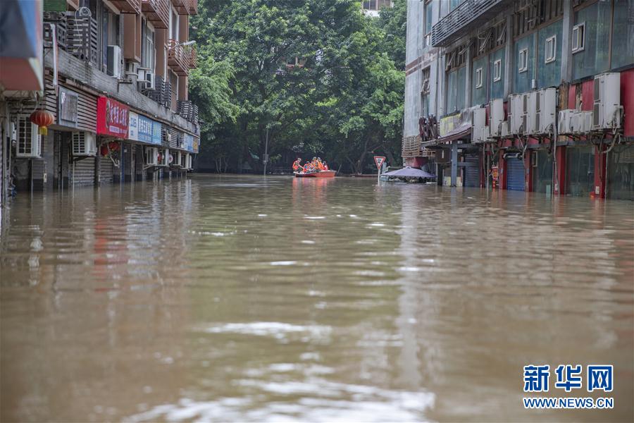 （防汛抗洪&middot;圖文互動(dòng)）（5）筑起防大汛的堅(jiān)強(qiáng)防線&mdash;&mdash;重慶防御長(zhǎng)江、嘉陵江過(guò)境洪峰現(xiàn)場(chǎng)記錄