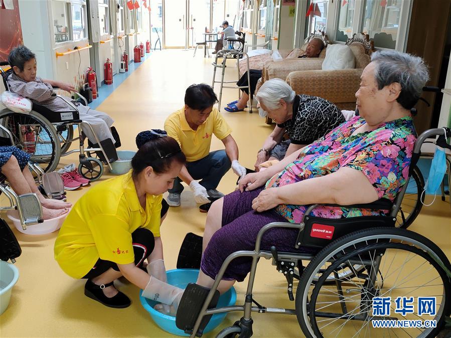 （走向我們的小康生活&middot;圖文互動）（3）北京&ldquo;老有所養(yǎng)&rdquo;的床邊、身邊、周邊事