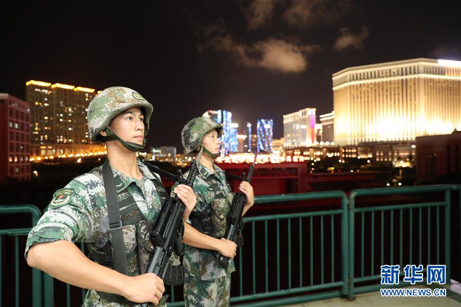 （在習(xí)近平強(qiáng)軍思想指引下&middot;我們?cè)趹?zhàn)位報(bào)告&middot;圖文互動(dòng)）（1）駐澳門(mén)部隊(duì)：濠江之畔，最可愛(ài)的人