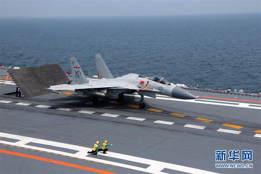 （在習(xí)近平強(qiáng)軍思想指引下&middot;我們?cè)趹?zhàn)位報(bào)告&middot;圖文互動(dòng)）（5）奮飛在新時(shí)代的海天&mdash;&mdash;海軍某艦載航空兵部隊(duì)備戰(zhàn)打仗記事