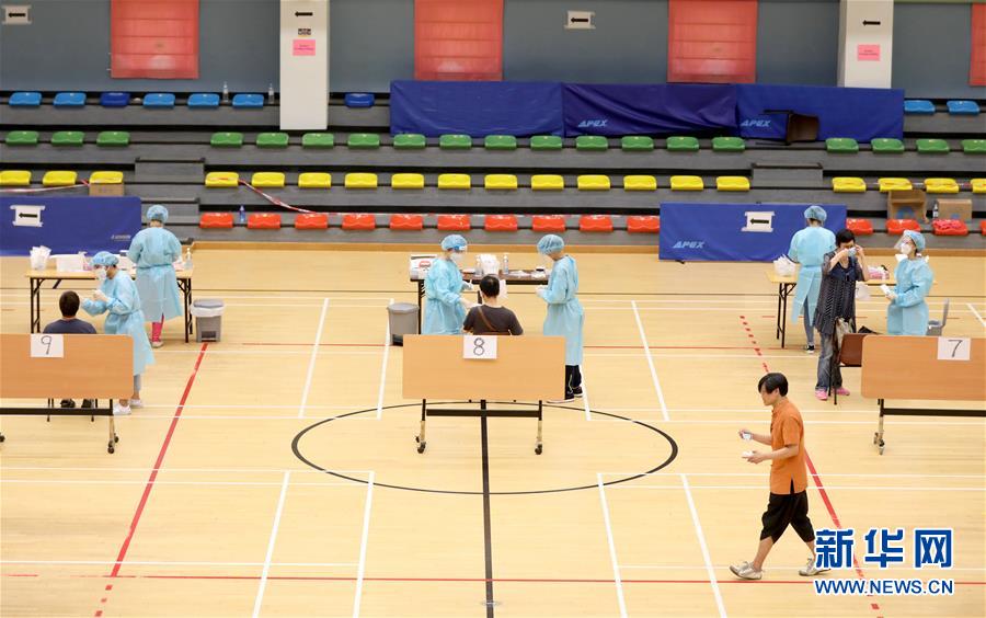 （圖文互動(dòng)）（4）&ldquo;身為醫(yī)護(hù)人員一分子，應(yīng)該出來(lái)幫忙&rdquo;&mdash;&mdash;參與新冠病毒社區(qū)檢測(cè)的香港醫(yī)護(hù)人員速寫(xiě)