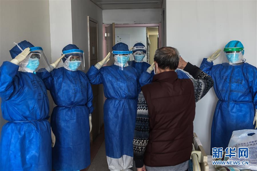 （抗疫一線醫(yī)務(wù)人員英雄群體&middot;圖文互動）（8）人民軍醫(yī)的赤誠守望&mdash;&mdash;軍隊(duì)支援湖北醫(yī)療隊(duì)抗擊新冠肺炎疫情記事