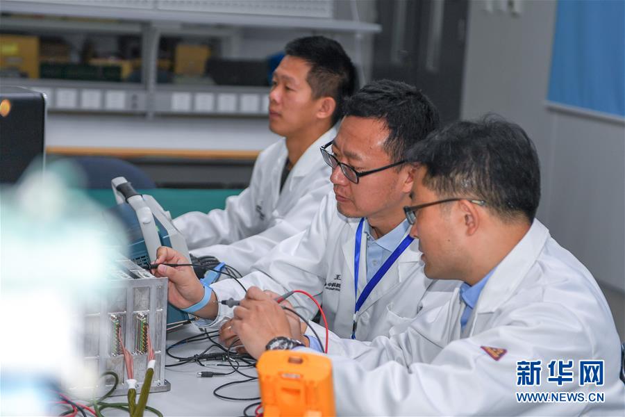 （在習(xí)近平新時(shí)代中國特色社會(huì)主義思想指引下&mdash;&mdash;新時(shí)代新作為新篇章&middot;習(xí)近平總書記關(guān)切事&middot;圖文互動(dòng)）（2）終不悔為國為民，攀高峰只爭(zhēng)朝夕&mdash;&mdash;來自科學(xué)家們的動(dòng)人故事