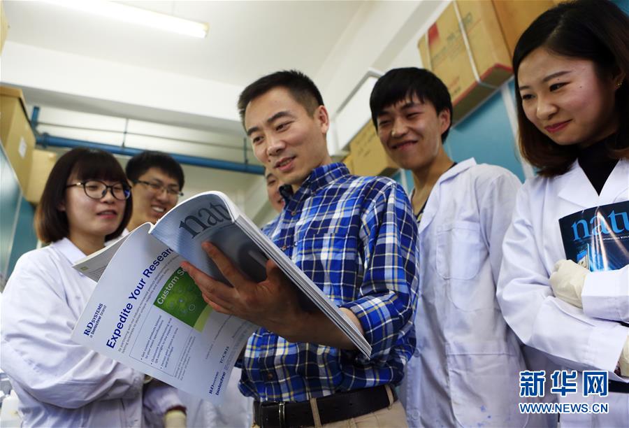 （在習(xí)近平新時(shí)代中國特色社會(huì)主義思想指引下&mdash;&mdash;新時(shí)代新作為新篇章&middot;習(xí)近平總書記關(guān)切事&middot;圖文互動(dòng)）（4）終不悔為國為民，攀高峰只爭(zhēng)朝夕&mdash;&mdash;來自科學(xué)家們的動(dòng)人故事