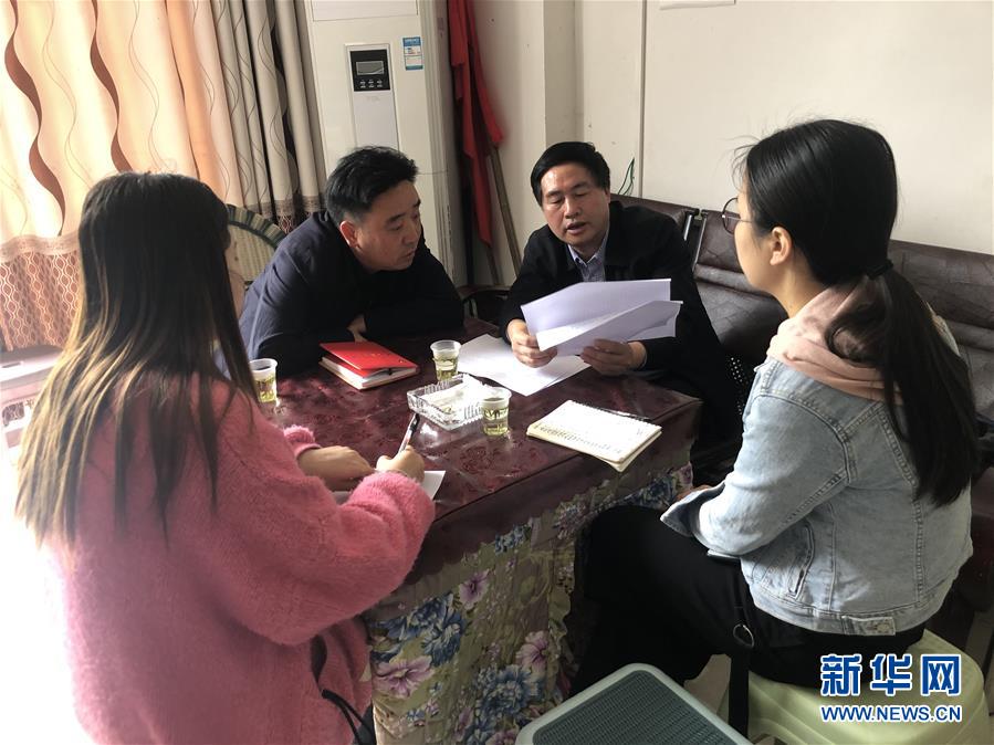 （新華全媒頭條&middot;決戰(zhàn)決勝脫貧攻堅(jiān)&middot;督戰(zhàn)未摘帽貧困縣&middot;圖文互動）（1）把&ldquo;最能打的人&rdquo;放在最需要的地方&mdash;&mdash;聚焦貴州未脫貧縣里的&ldquo;助攻干部&rdquo;