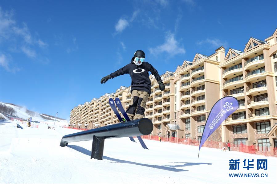 （新華全媒頭條&middot;圖文互動(dòng)）（9）北京初展&ldquo;雙奧&rdquo;之城英姿&mdash;&mdash;寫在北京冬奧會(huì)開(kāi)幕倒計(jì)時(shí)500天之際