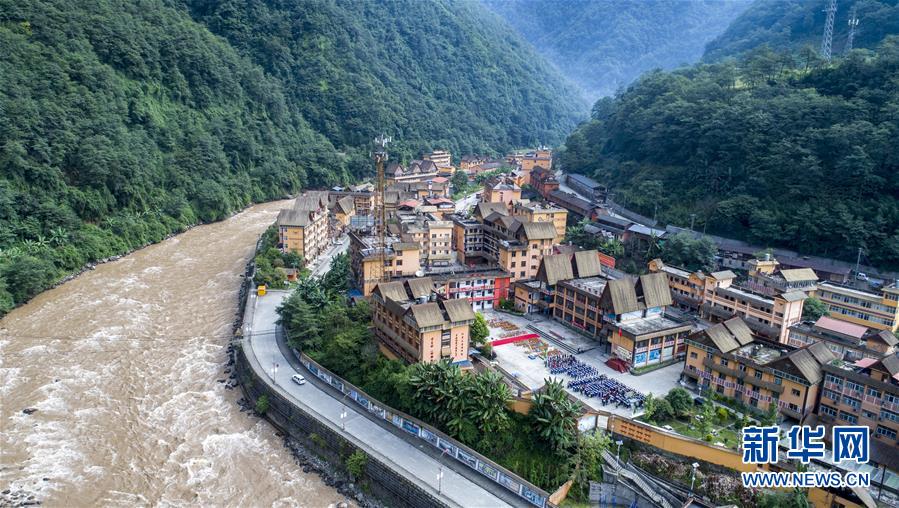 （新華全媒頭條&middot;決戰(zhàn)決勝脫貧攻堅(jiān)&middot;督戰(zhàn)未摘帽貧困縣&middot;圖文互動(dòng)）（5）脫貧的歌聲&mdash;&mdash;云南直過(guò)民族和人口較少民族共入新時(shí)代