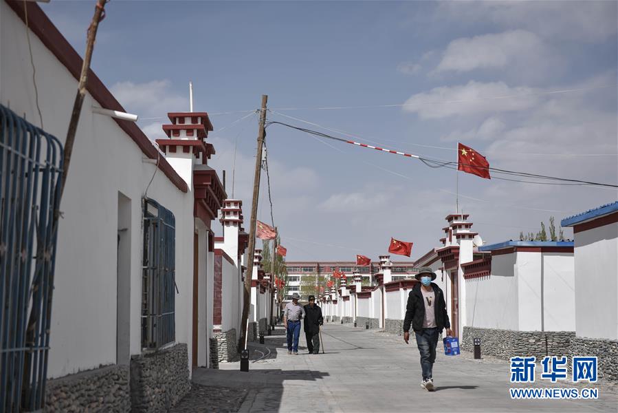 (集中連片特困地區(qū)貧困村調(diào)研行·圖文互動)(2)長江源村人的兩個(gè)家和幸福夢——青海格爾木市長江源村脫貧調(diào)查