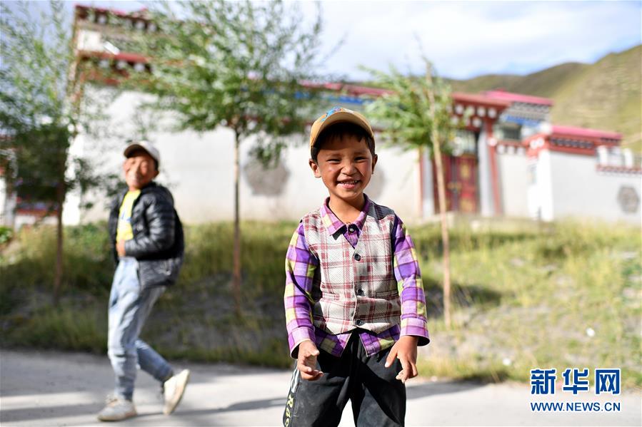 (西藏昌都解放70周年·圖文互動(dòng))(3)高原小鎮(zhèn)“搬”來一家“商業(yè)綜合體”