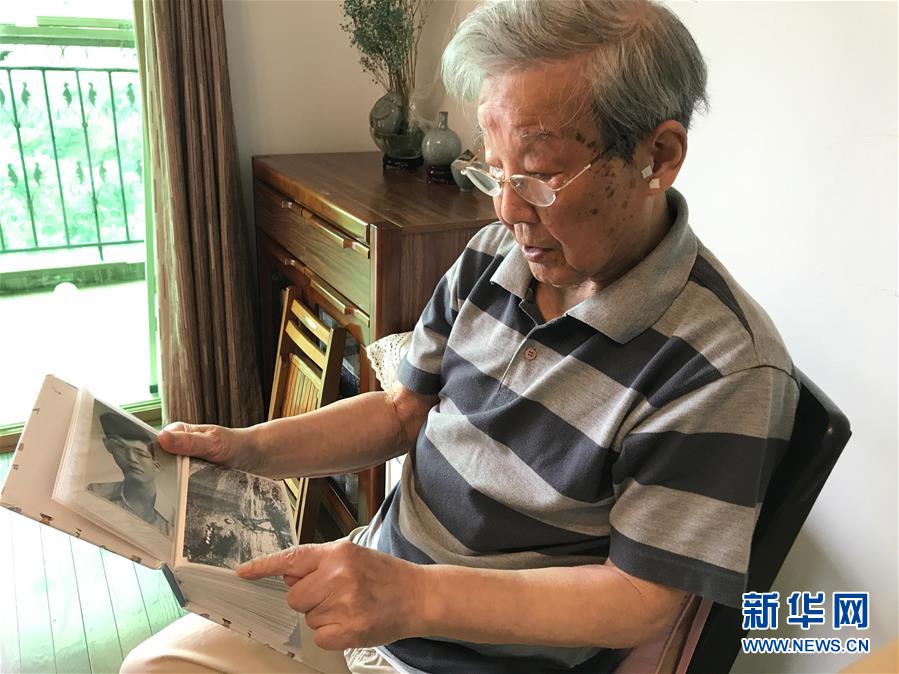 （紀(jì)念抗美援朝70周年&middot;圖文互動）戰(zhàn)地金達(dá)萊，花兒為誰開？&mdash;&mdash;記志愿軍老戰(zhàn)士文工隊(duì)員任紅舉