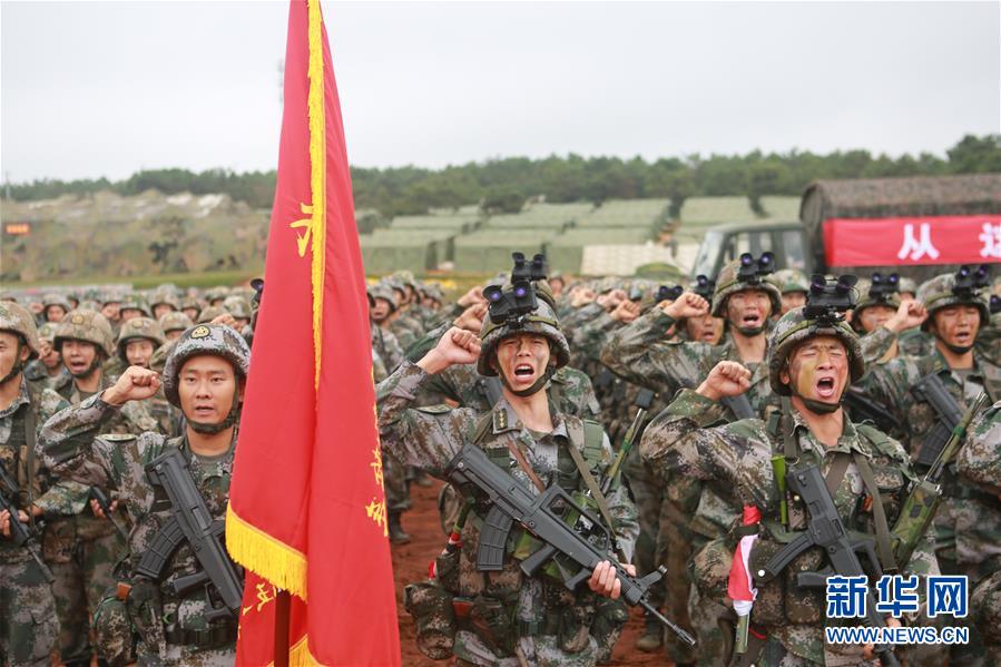 （在習(xí)近平強(qiáng)軍思想指引下&middot;我們?cè)趹?zhàn)位報(bào)告&middot;圖文互動(dòng)）（1）千里移防，鐵心跟黨走&mdash;&mdash;南部戰(zhàn)區(qū)陸軍第75集團(tuán)軍某紅軍旅政治建軍、練兵備戰(zhàn)記事