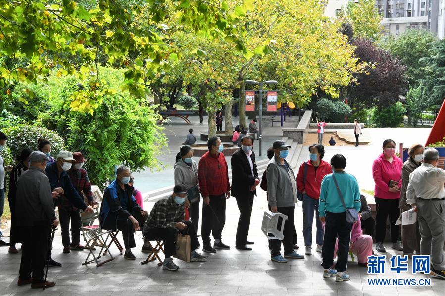 (社會(huì))(3)青島核酸檢測(cè)采樣超300萬(wàn)份 未發(fā)現(xiàn)新的陽(yáng)性樣本