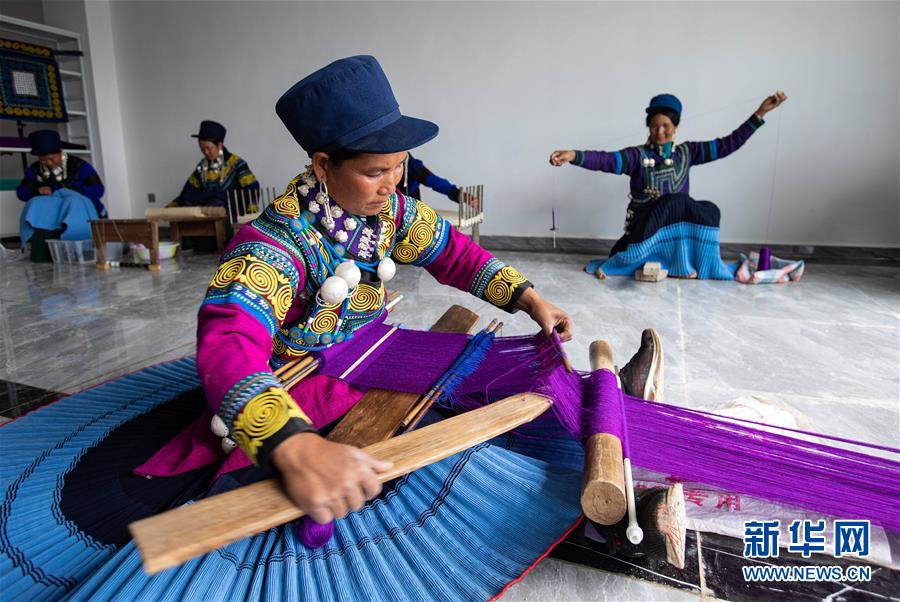 （新華全媒頭條&middot;圖文互動）（9）決戰(zhàn)決勝奪取脫貧攻堅戰(zhàn)全面勝利&mdash;&mdash;寫在第7個國家扶貧日之際