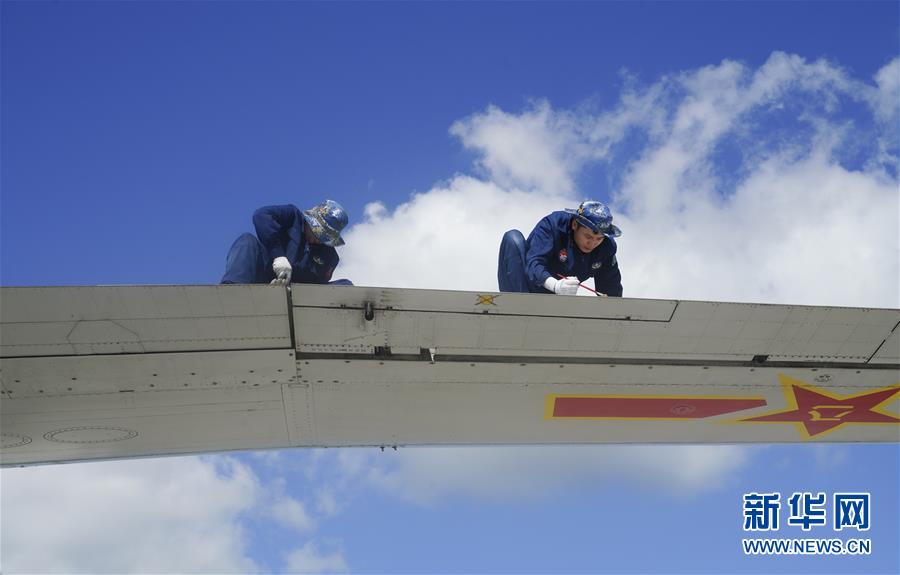 （在習(xí)近平強(qiáng)軍思想指引下&middot;我們在戰(zhàn)位報告&middot;圖文互動）（1）偵天探海 狩獵海空&mdash;&mdash;南部戰(zhàn)區(qū)海軍航空兵某師加速轉(zhuǎn)型提升新質(zhì)戰(zhàn)斗力記事