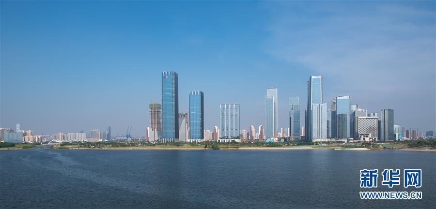 （在習近平新時代中國特色社會主義思想指引下&mdash;&mdash;新時代新作為新篇章&middot;習近平總書記關(guān)切事&middot;圖文互動）（2）我家大門常打開&mdash;&mdash;經(jīng)濟特區(qū)全方位對外開放故事