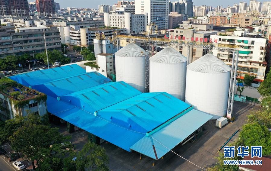 （在習近平新時代中國特色社會主義思想指引下&mdash;&mdash;新時代新作為新篇章&middot;習近平總書記關(guān)切事&middot;圖文互動）（14）我家大門常打開&mdash;&mdash;經(jīng)濟特區(qū)全方位對外開放故事