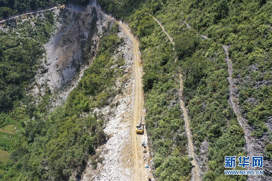 (新華全媒頭條·圖文互動(dòng))(5)“石山王國”筑路記