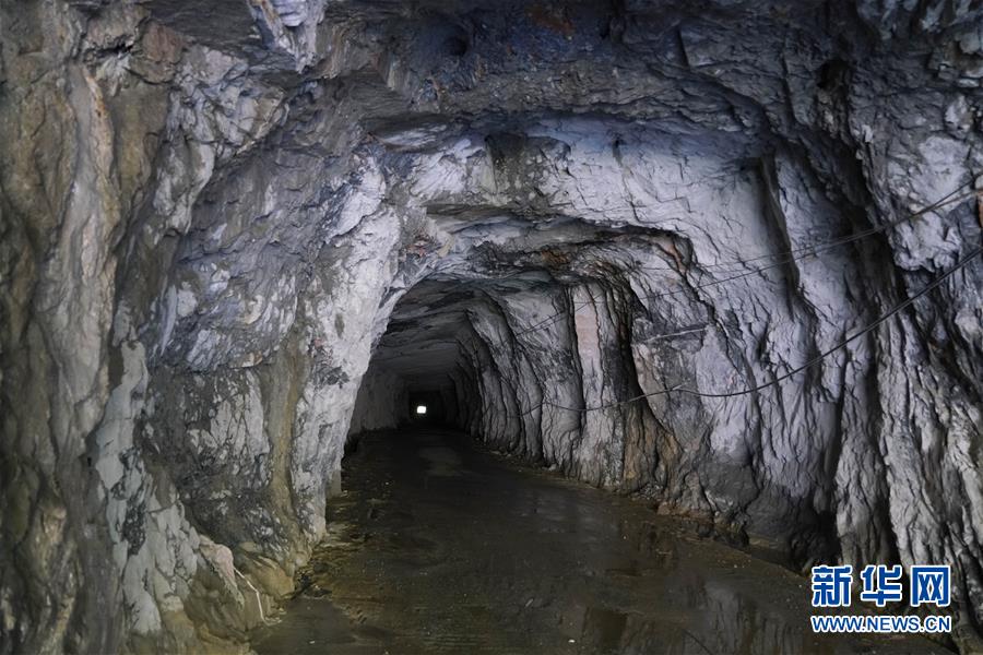 (新華全媒頭條·圖文互動(dòng))(8)“石山王國”筑路記