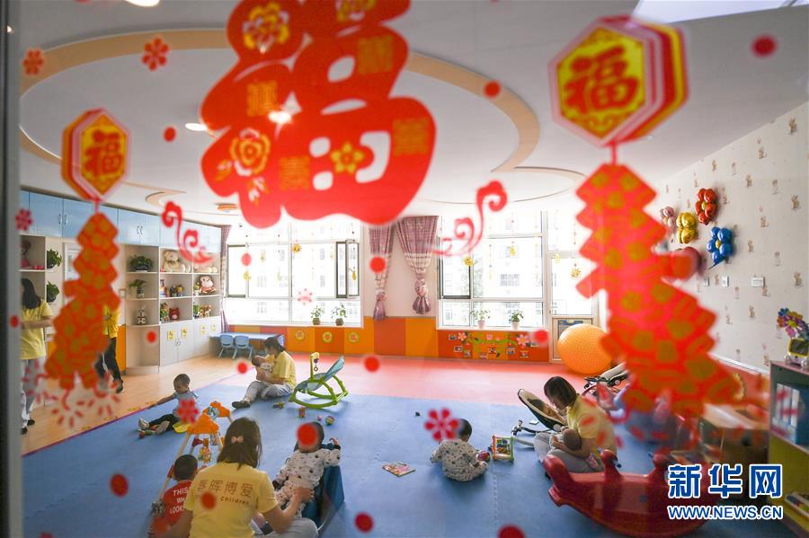 (習(xí)近平的小康故事·新華視界·圖文互動)(5)“讓每個人都有人生出彩的機會”——習(xí)近平和人民教育的故事