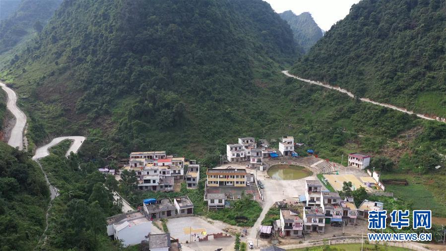 （新華全媒頭條&middot;圖文互動）（1）木棉花開紅勝火&mdash;&mdash;廣西千里邊境線脫貧紀(jì)實(shí)