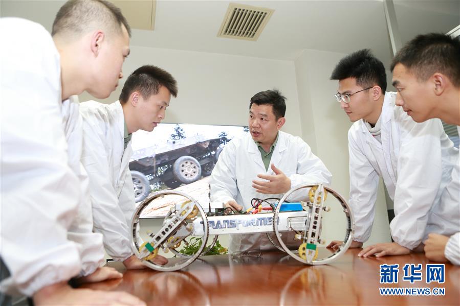 （在習(xí)近平強(qiáng)軍思想指引下&middot;我們在戰(zhàn)位報告&middot;圖文互動）（4）向著未來戰(zhàn)場沖鋒&mdash;&mdash;國防科技大學(xué)科研創(chuàng)新記事