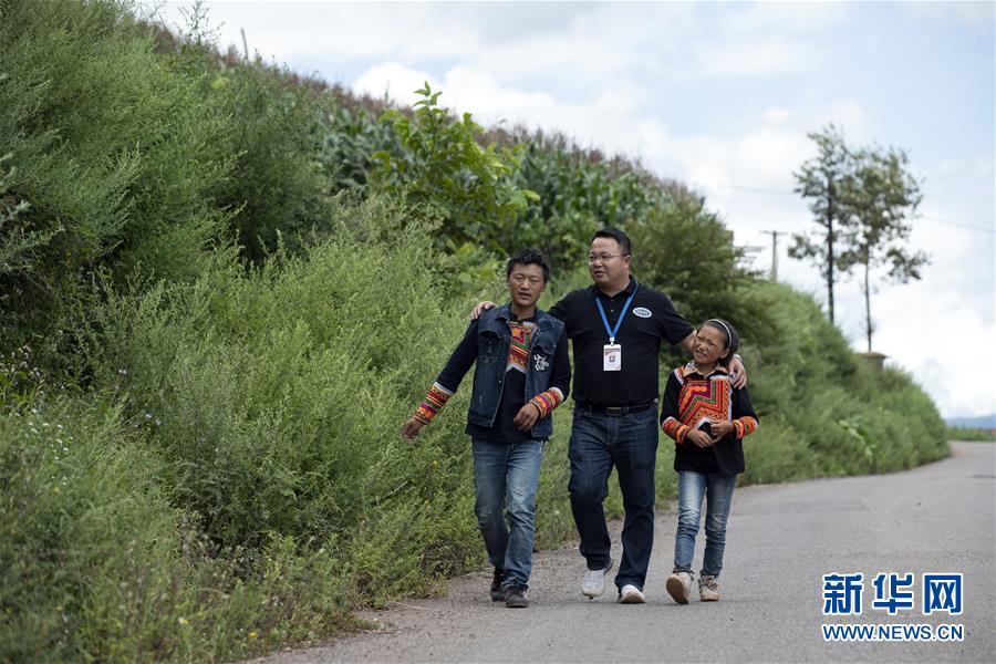 （鄉(xiāng)村振興&middot;圖文互動）（1）涼山深處有&ldquo;黃金&rdquo;