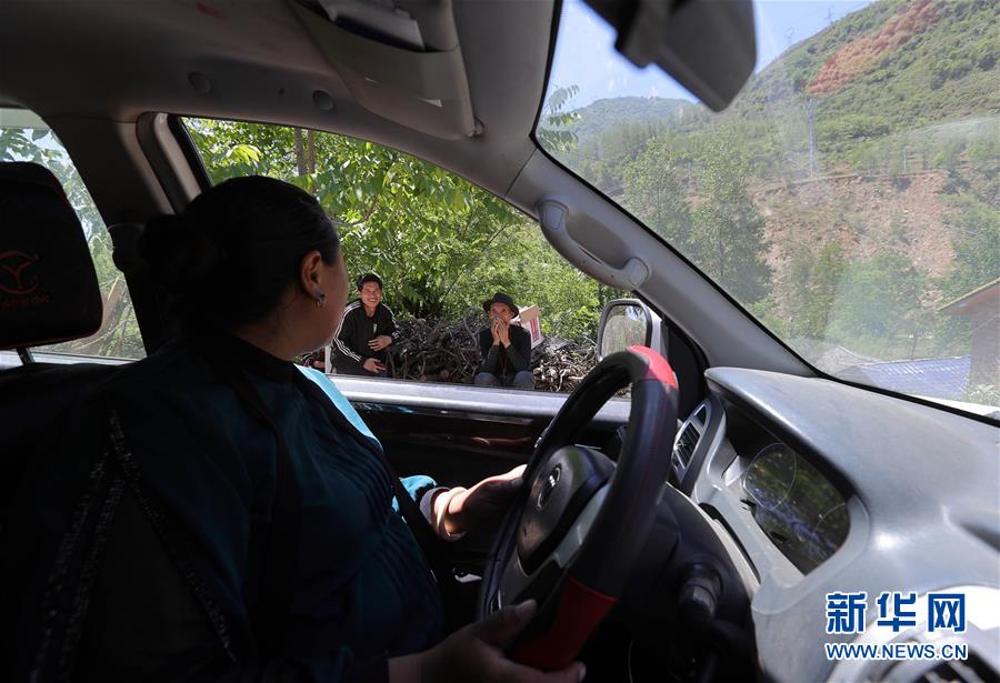 （代表委員履職）（4）全國人大代表吉克石烏：創(chuàng)建&ldquo;四好&rdquo;挑起脫貧大梁