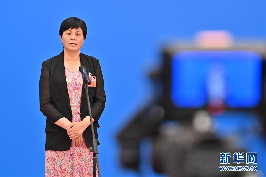 （兩會(huì)&middot;XHDW）（9）接受采訪(fǎng)