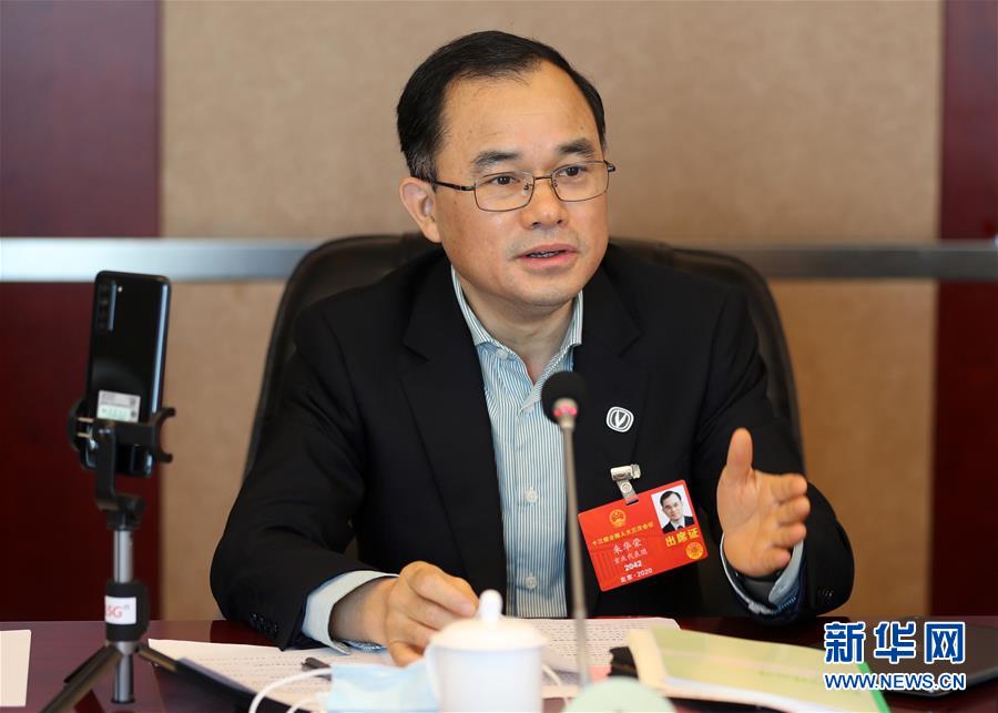 （兩會&middot;熱點畫報）（4）代表委員建言統(tǒng)籌做好經濟社會發(fā)展工作