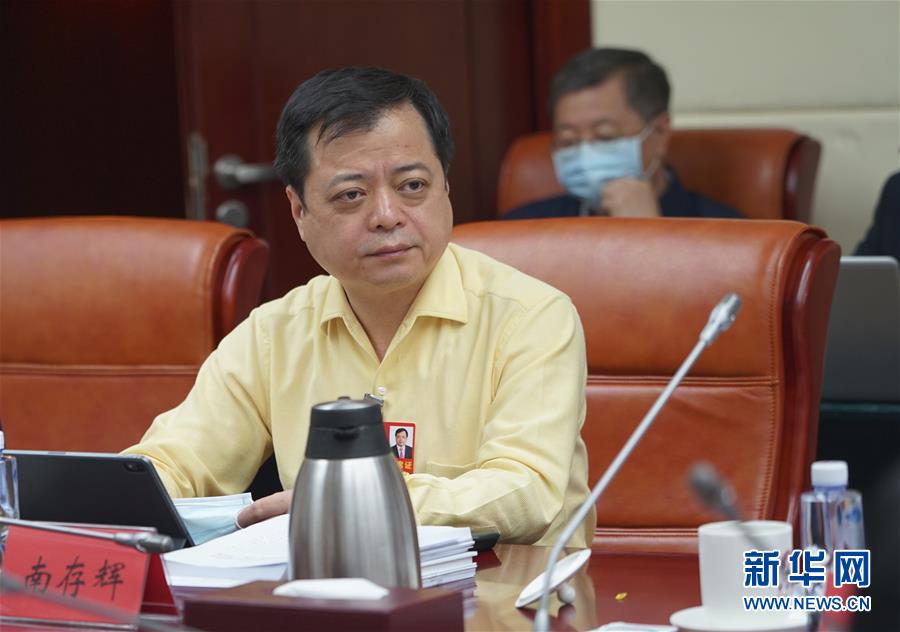 （兩會&middot;熱點(diǎn)畫報(bào)）（5）代表委員聚焦民法典草案