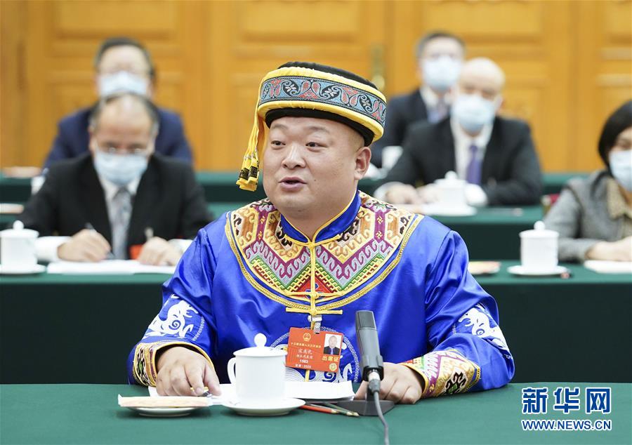 （新華全媒頭條&middot;圖文互動(dòng)）（8）從人民中汲取磅礴力量&mdash;&mdash;習(xí)近平總書記同出席2020年全國兩會(huì)人大代表、政協(xié)委員共商國是紀(jì)實(shí)