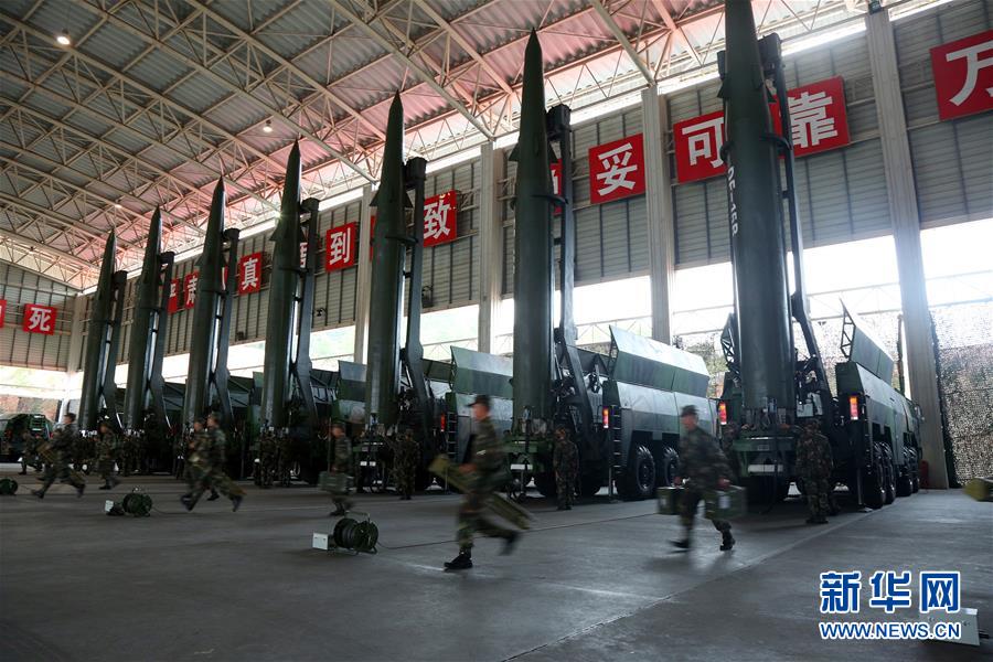 （新華全媒頭條&middot;圖文互動(dòng)）（11）沿著中國(guó)特色強(qiáng)軍之路闊步前進(jìn)&mdash;&mdash;黨中央、中央軍委領(lǐng)導(dǎo)推進(jìn)國(guó)防和軍隊(duì)建設(shè)70年紀(jì)實(shí)