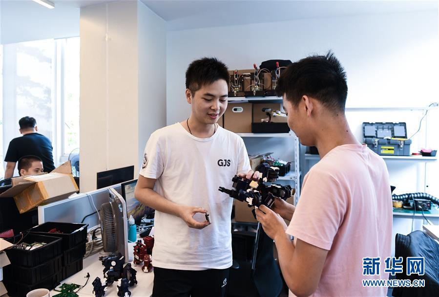 (在習近平新時代中國特色社會主義思想指引下——新時代新作為新篇章·總書記關(guān)切開放事·圖文互動)(1)以開放作楫 揚創(chuàng)新之帆——深圳“先行示范”再啟航