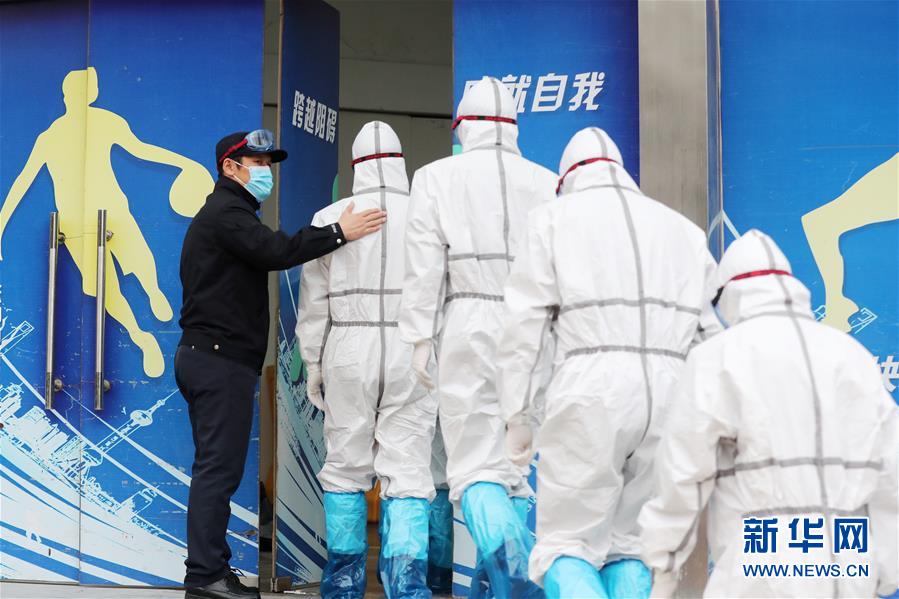 （習(xí)近平致敬的戰(zhàn)&ldquo;疫&rdquo;英雄&middot;公安干警篇&middot;圖文互動）（2）他們，抗疫一線鑄警魂