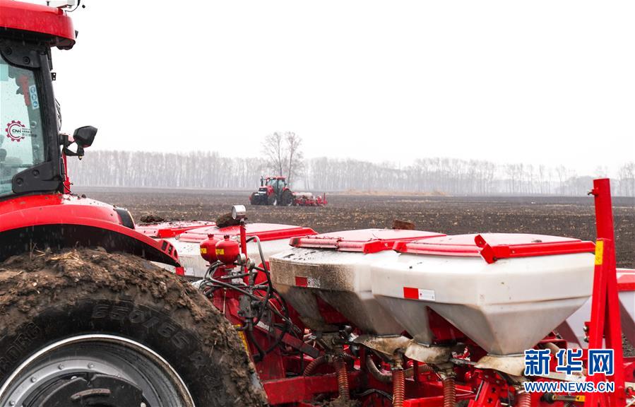 （在習(xí)近平新時(shí)代中國特色社會(huì)主義思想指引下&mdash;&mdash;新時(shí)代新作為新篇章&middot;習(xí)近平總書記關(guān)切事&middot;圖文互動(dòng)）（11）春耕忙 信心足&mdash;&mdash;谷雨時(shí)節(jié)走馬東北直擊糧事