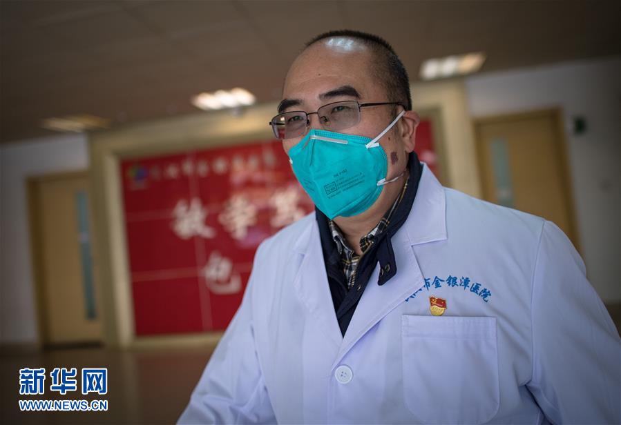 （在習近平新時代中國特色社會主義思想指引下&mdash;&mdash;新時代新作為新篇章&middot;習近平總書記關(guān)切事&middot;圖文互動）（3）錘煉意志　輕裝上陣&mdash;&mdash;黨員干部在一線磨礪閃光故事