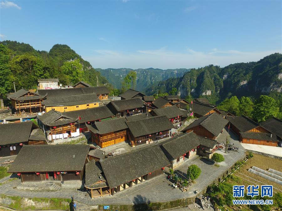 （新華全媒頭條&middot;圖文互動(dòng)）（6）初夏，循著總書(shū)記的腳步探訪產(chǎn)業(yè)扶貧新事