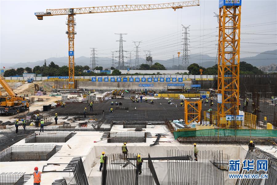 （在習(xí)近平新時代中國特色社會主義思想指引下&mdash;&mdash;新時代新作為新篇章&middot;習(xí)近平總書記關(guān)切事&middot;圖文互動）（6）新機(jī)遇、新引擎&mdash;&mdash;重大工程重大項目建設(shè)新動向觀察