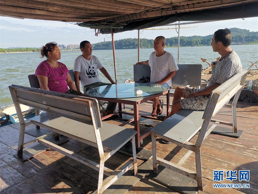 （總書記推動(dòng)的改革身邊事&middot;生態(tài)文明改革篇&middot;圖文互動(dòng)）（2）特寫：從&ldquo;捕魚人&rdquo;到&ldquo;護(hù)魚人&rdquo;&mdash;&mdash;長江漁民上岸后的新生活