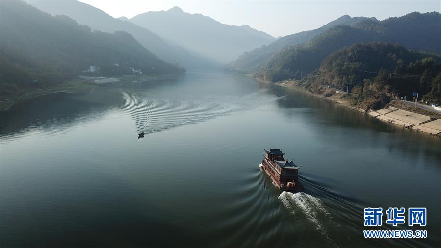 （在習(xí)近平新時(shí)代中國特色社會(huì)主義思想指引下&mdash;&mdash;新時(shí)代新作為新篇章&middot;習(xí)近平總書記關(guān)切事&middot;圖文互動(dòng)）（2）長三角的新答卷&mdash;&mdash;&ldquo;十三五&rdquo;收官之年的長三角一體化新故事