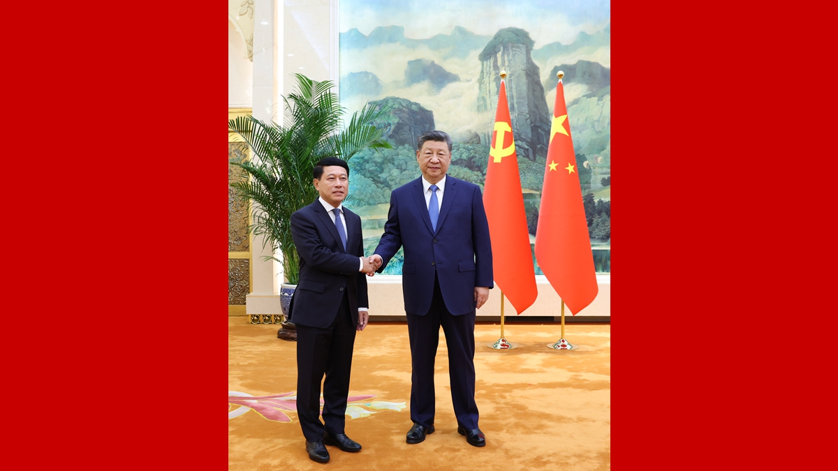 習(xí)近平會(huì)見老撾人民革命黨中央總書記、國(guó)家主席特使沙倫賽